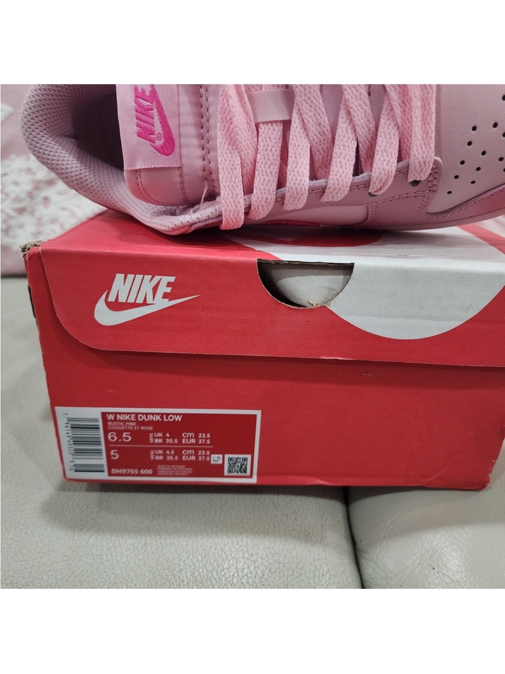 Nike Women’s Light Pink Low-Top Sneakers with Hot Pink Swoosh - Picture 5 of 5